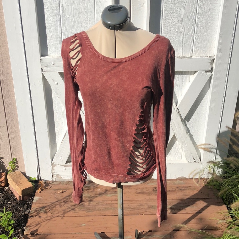 Unique daytrip, size small long sleeve